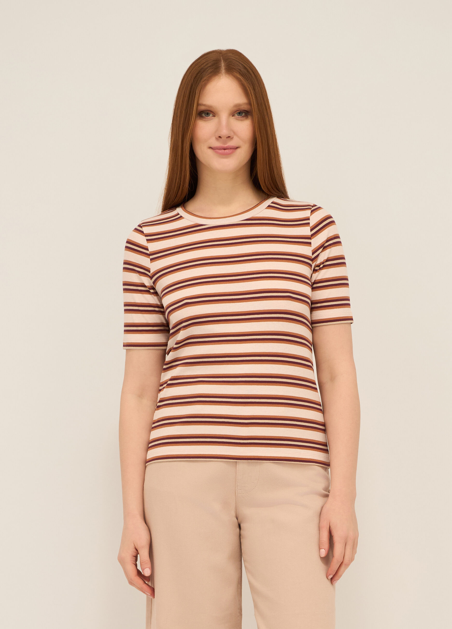 T-shirt in costina di misto cotone stretch donna