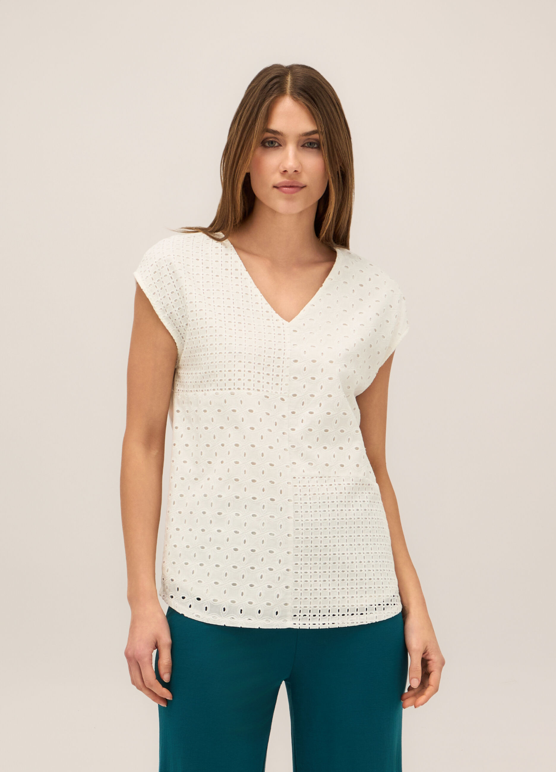 T-shirt smanicata misto viscosa donna