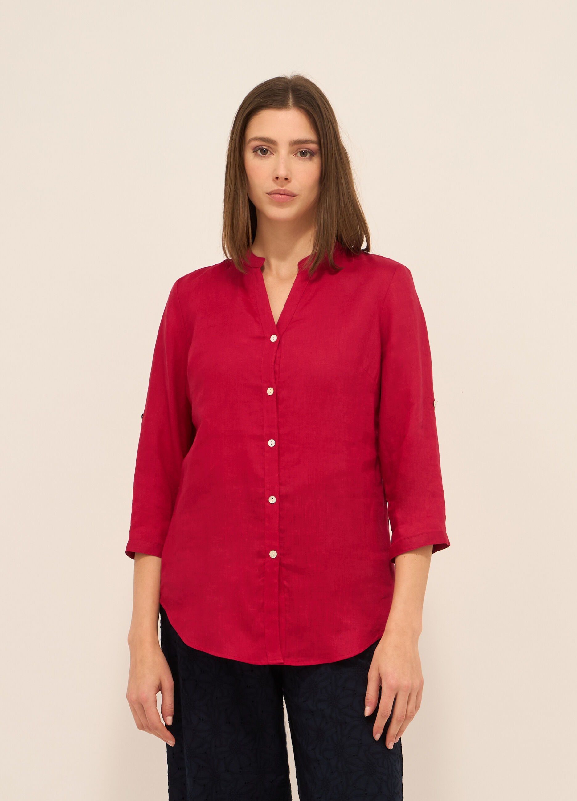 Camicia in puro lino con scollo a V donna
