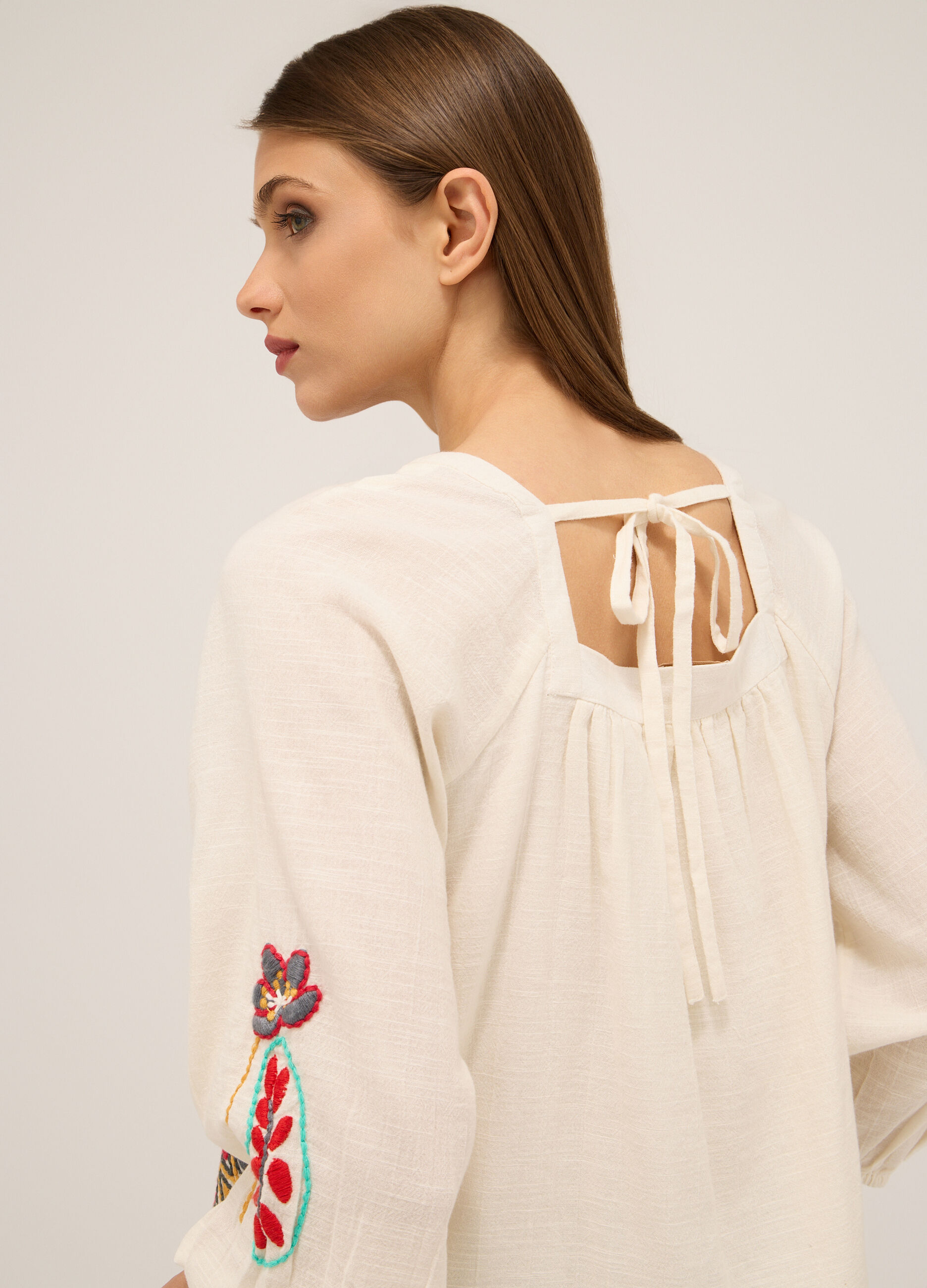 Blusa in puro cotone con ricami donna 4 Blusa in puro cotone con ricami donna