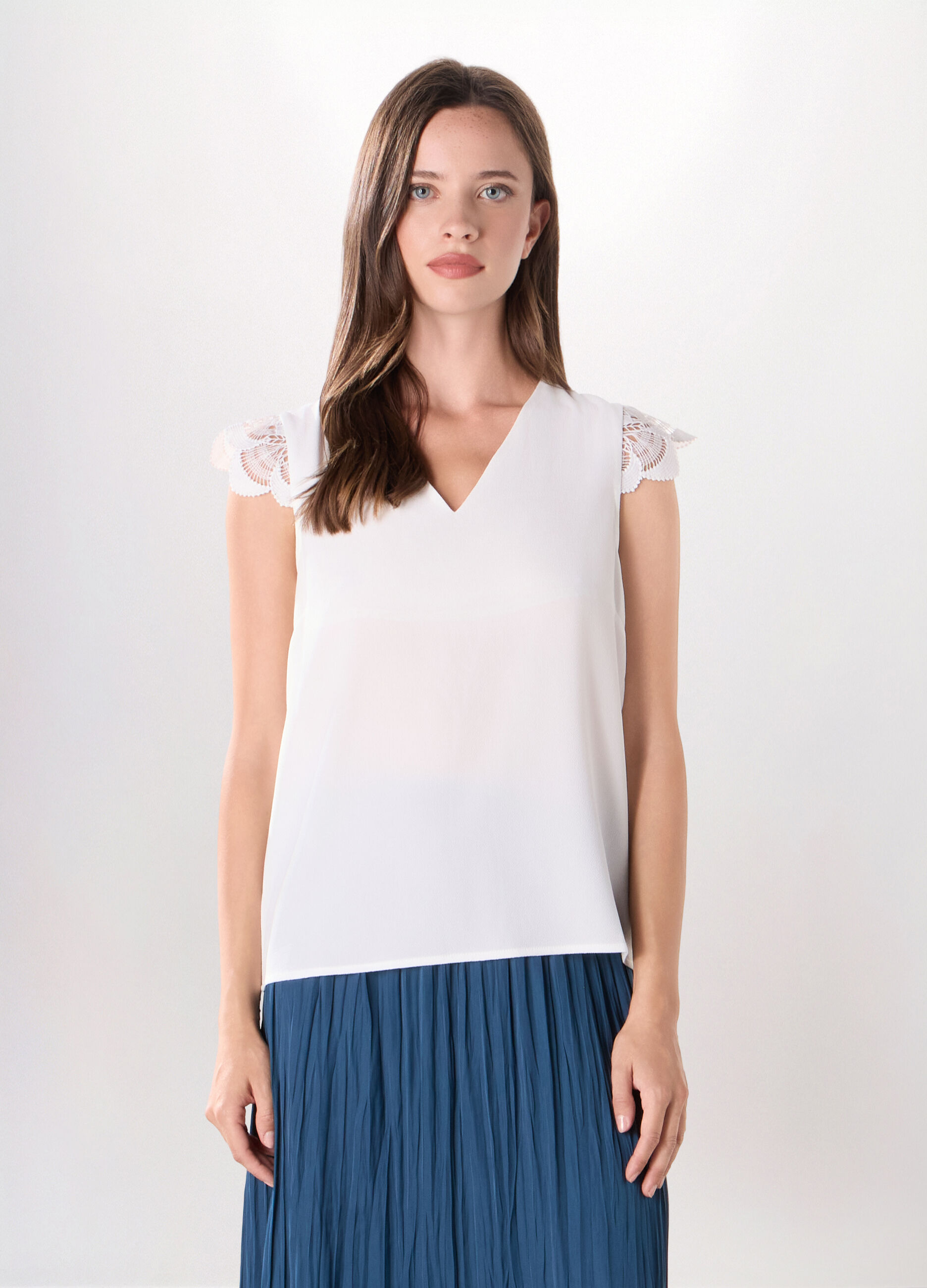 Blusa con inserto ricamato donna