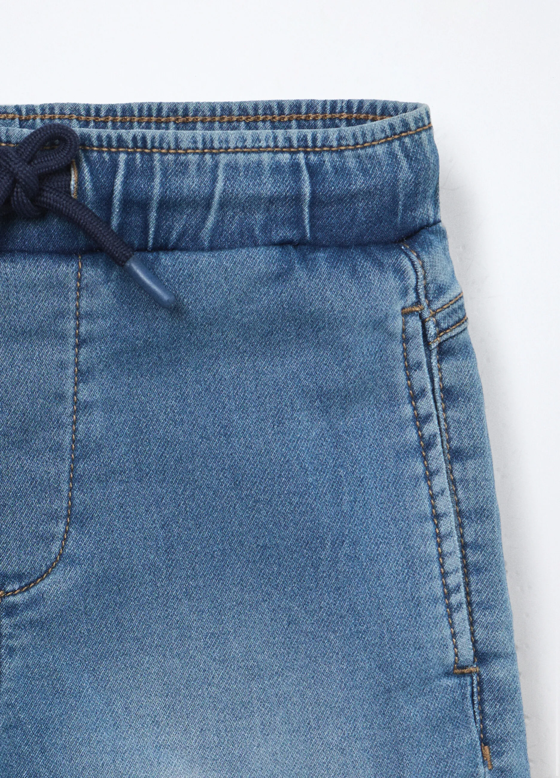 Jeans cargo pullo on in denim mercerizzato bambino 4 Jeans cargo pullo on in denim mercerizzato bambino