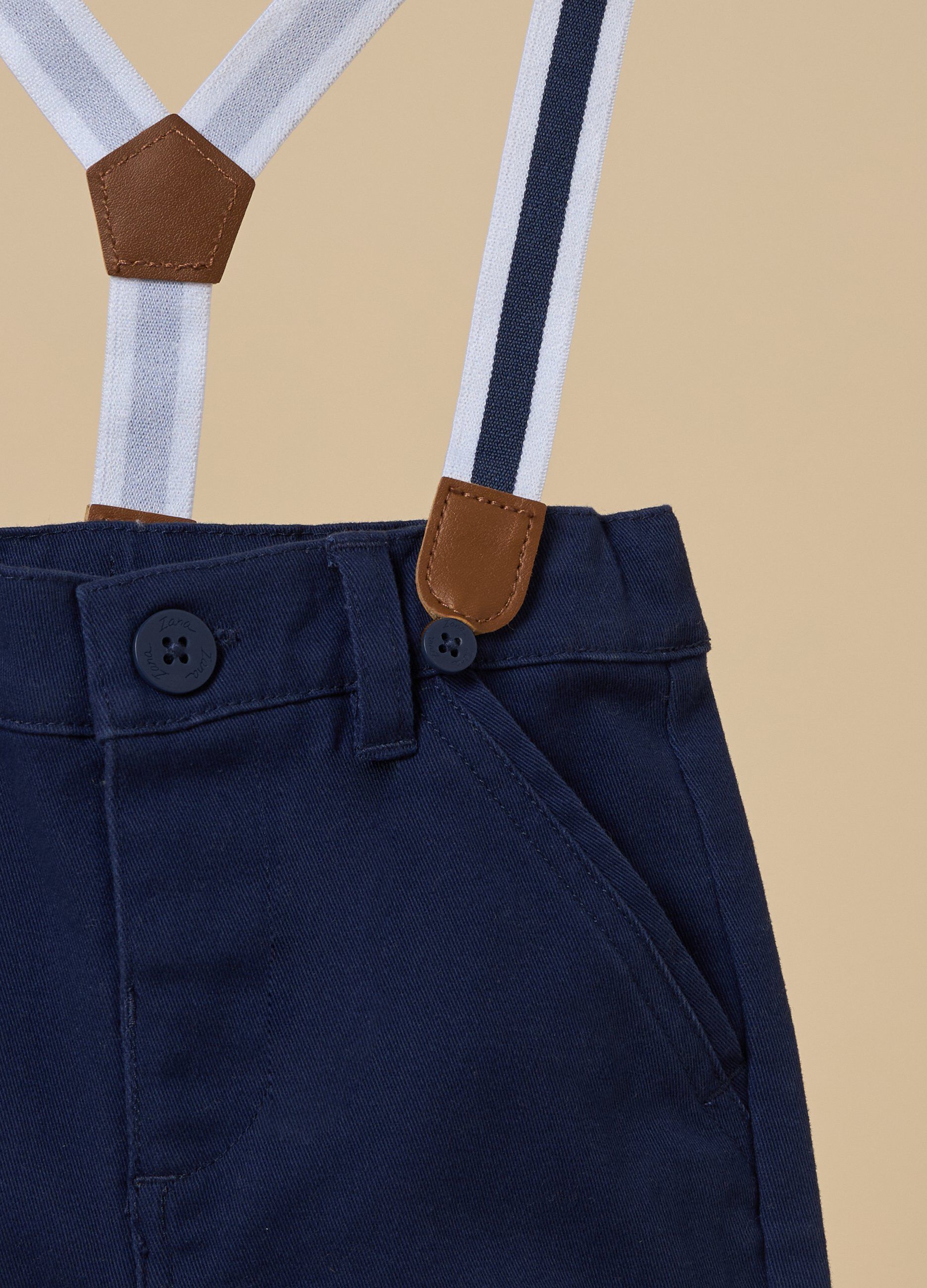 Pantaloni IANA in cotone stretch con bretelle neonato 3 Pantaloni IANA in cotone stretch con bretelle neonato
