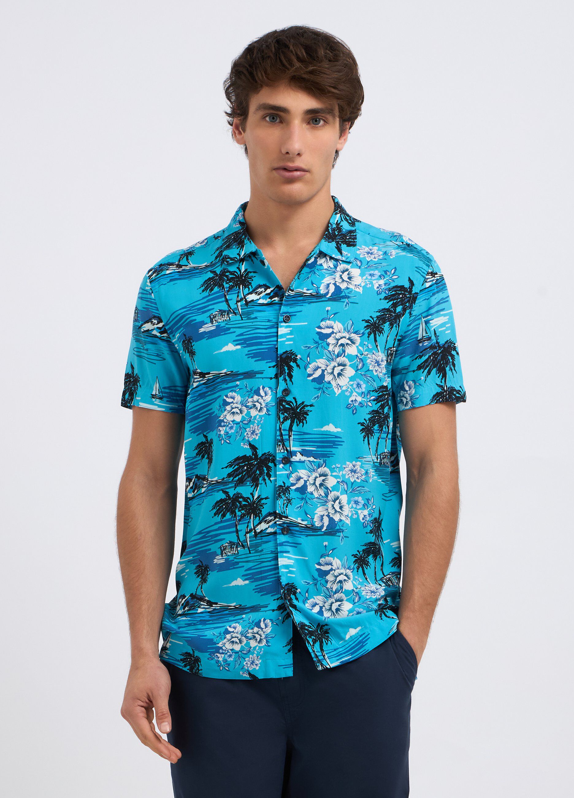 Camicia in pura viscosa con stampa uomo