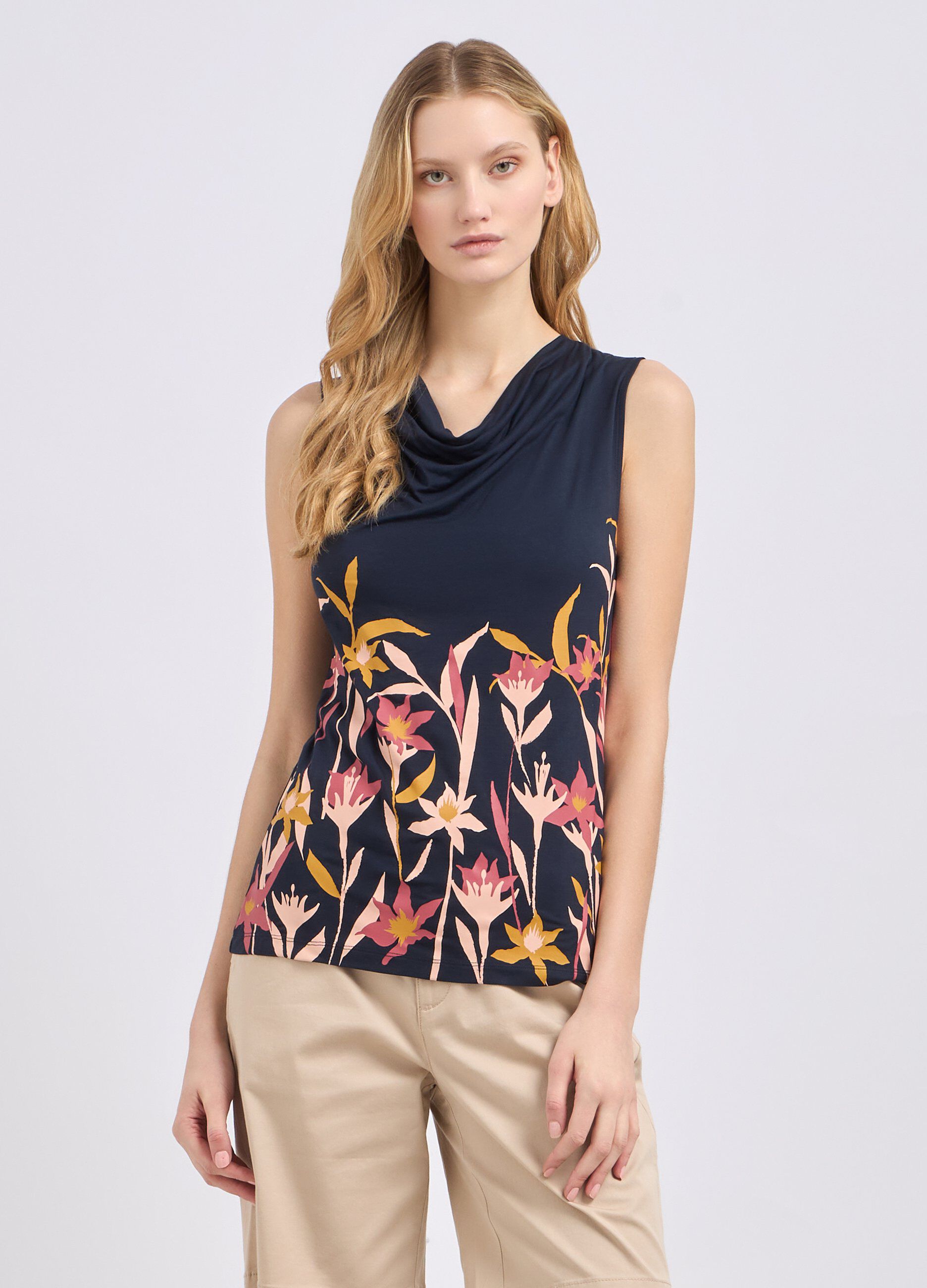 Top smanicato con stampa donna