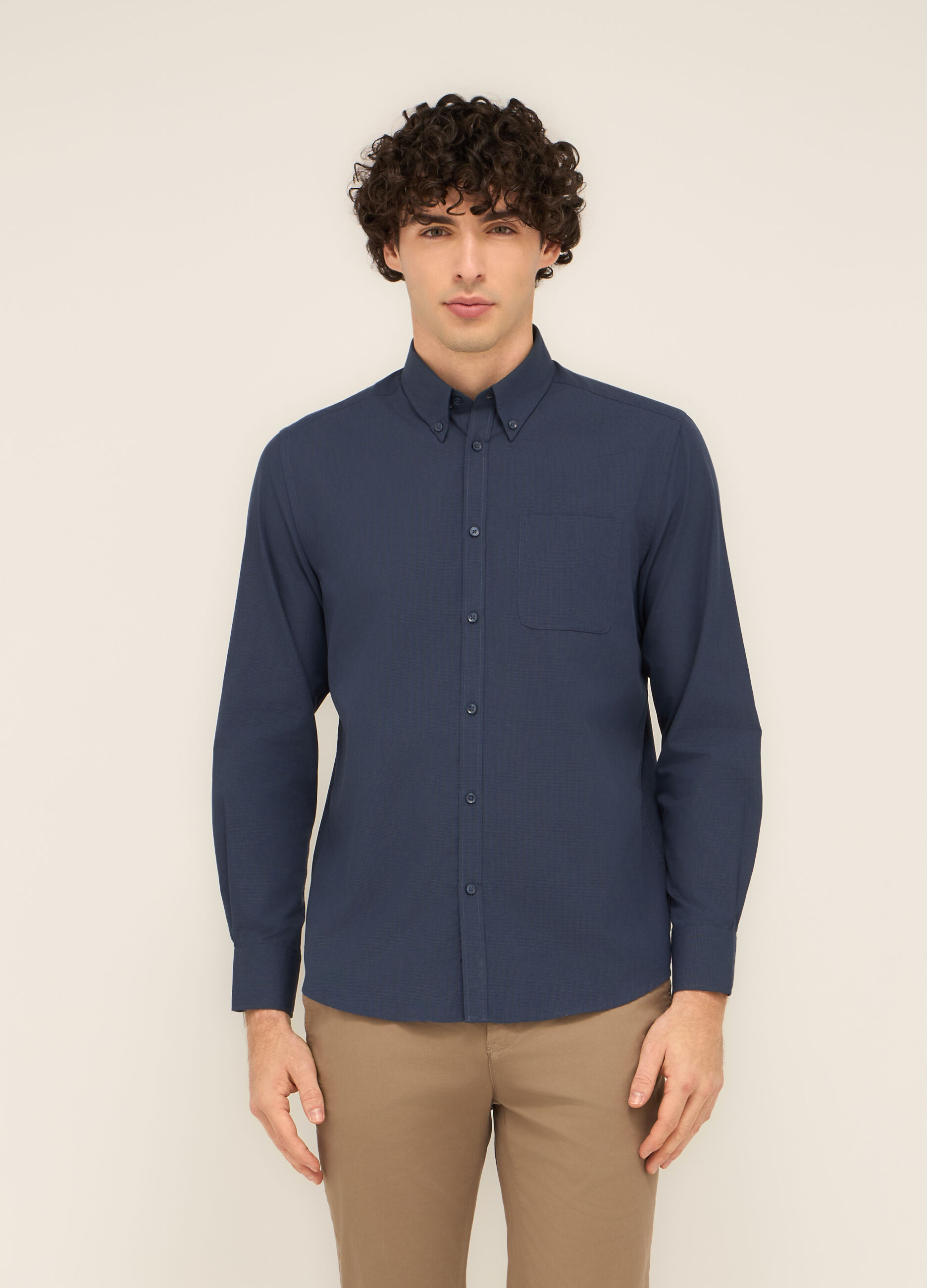 Camicia regular fit button-down in misto cotone uomo