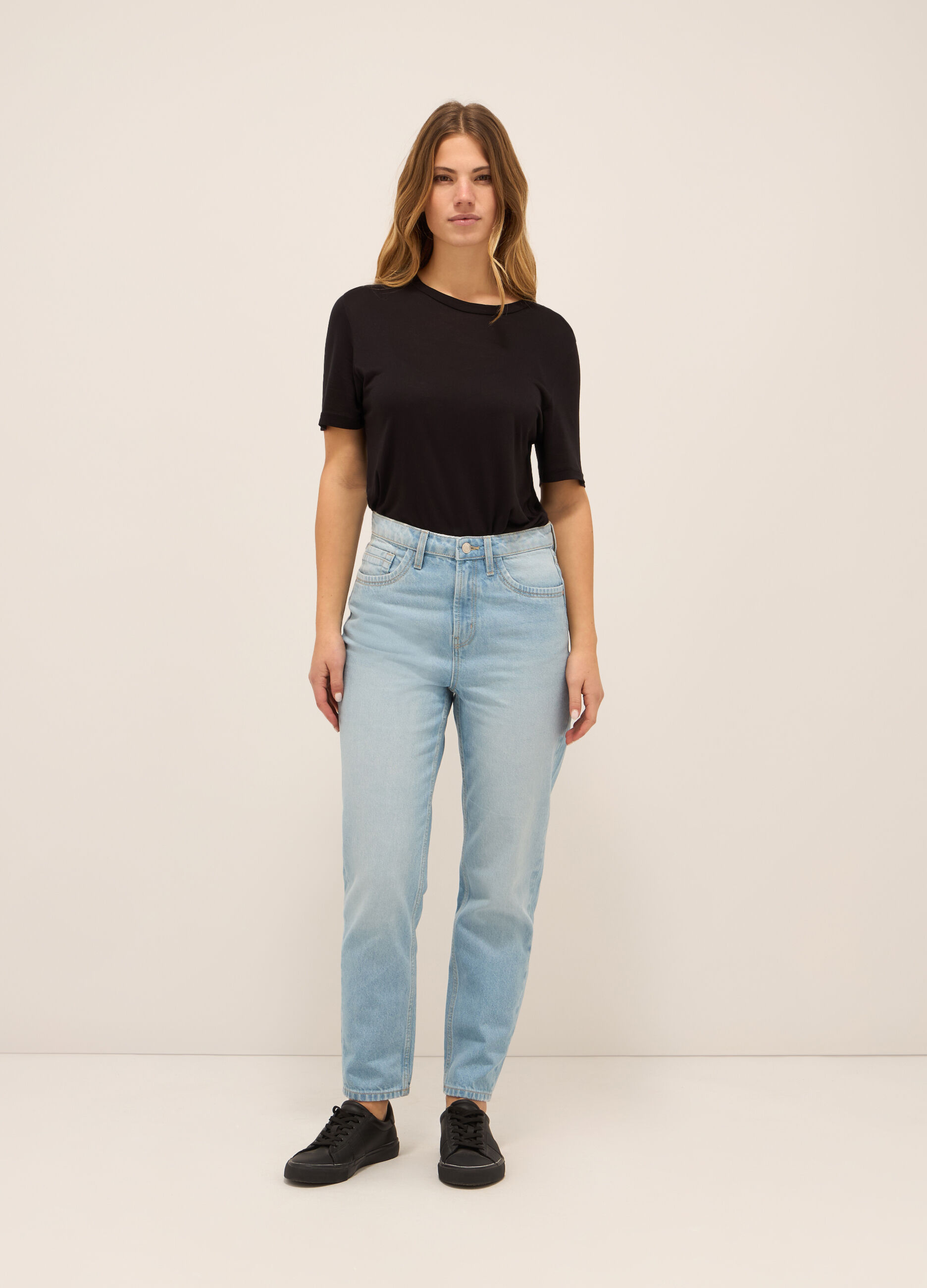 Pantaloni mom fit in denim di puro cotone donna