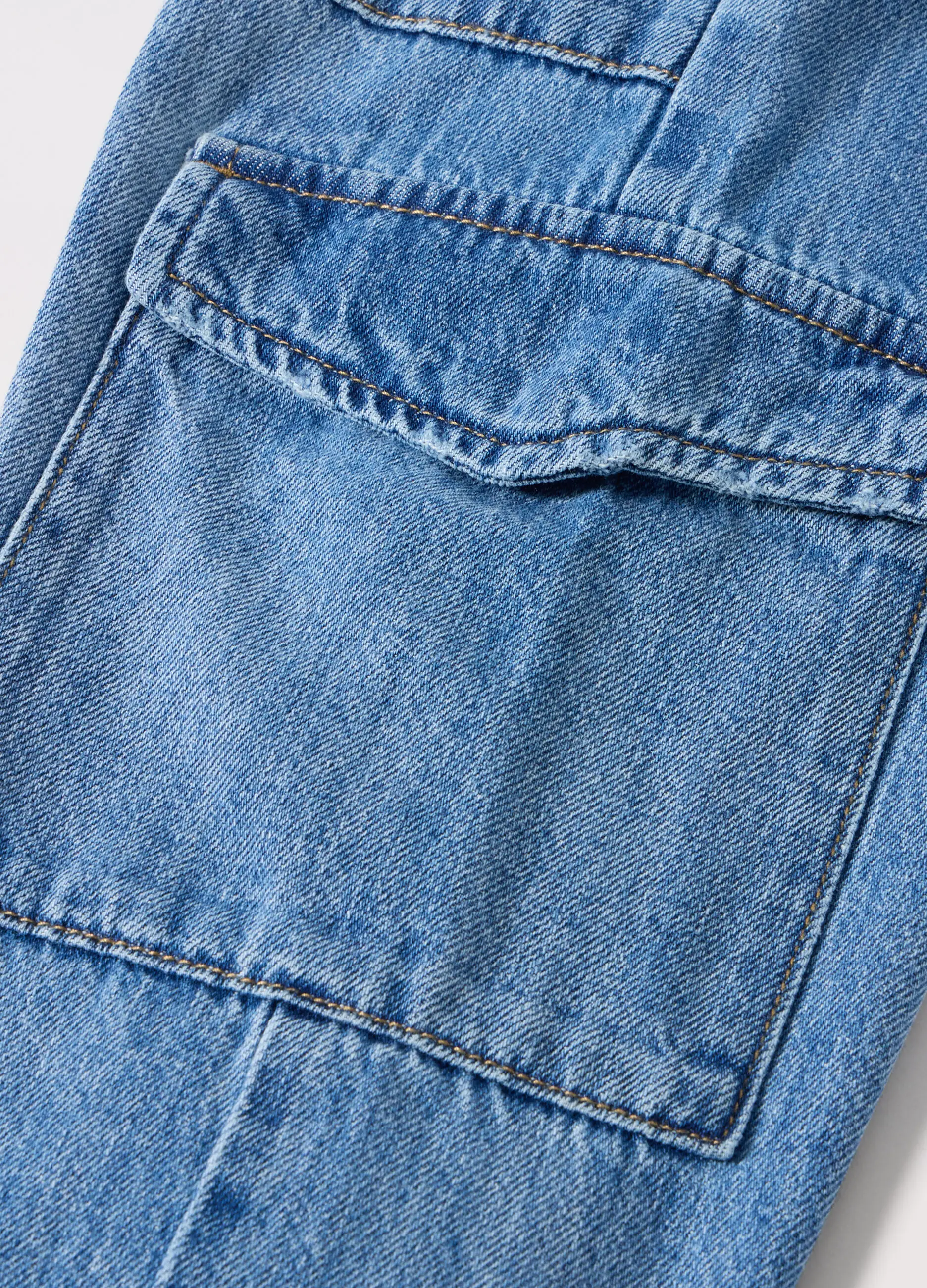 Pantaloni cargo in denim di misto cotone bambina 3 Pantaloni cargo in denim di misto cotone bambina