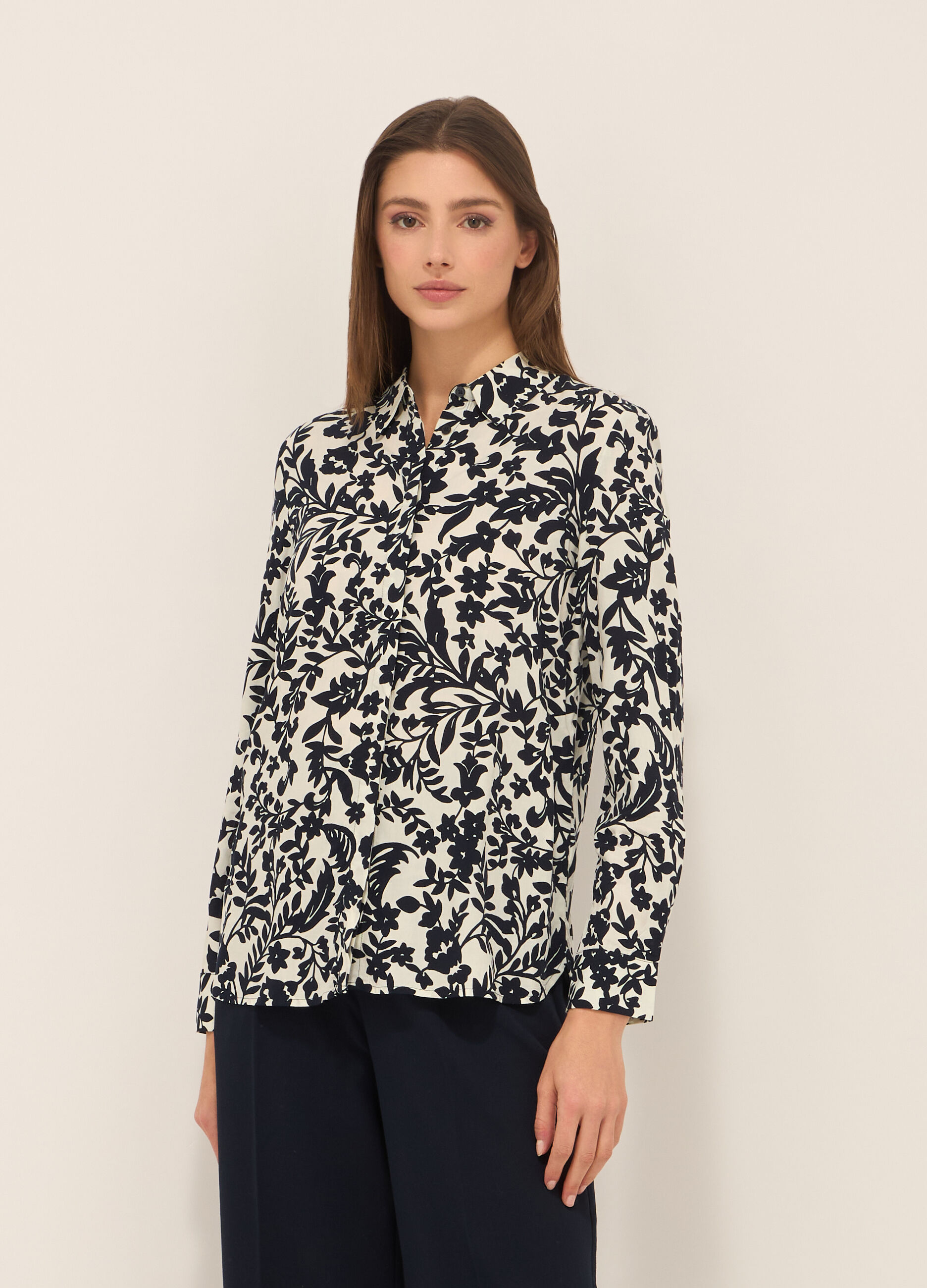 Camicia in pura viscosa con stampa donna