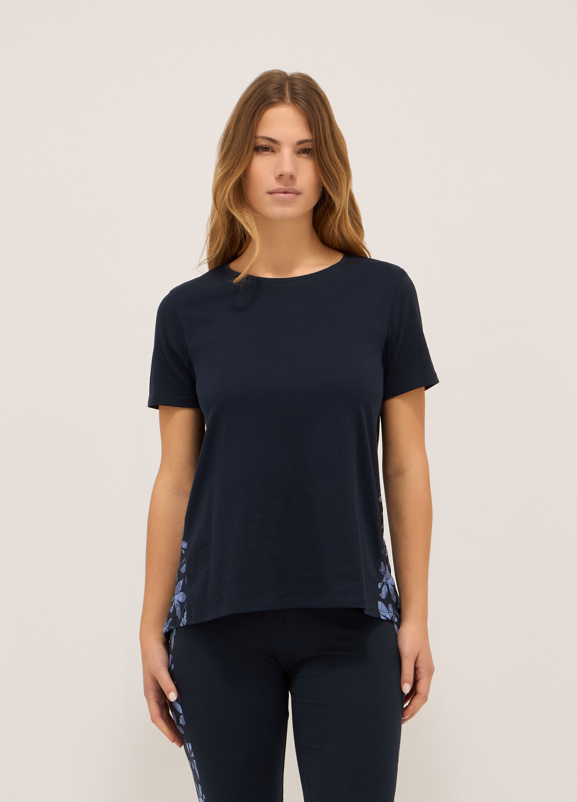 T-shirt fitness in jersey di puro cotone donna
