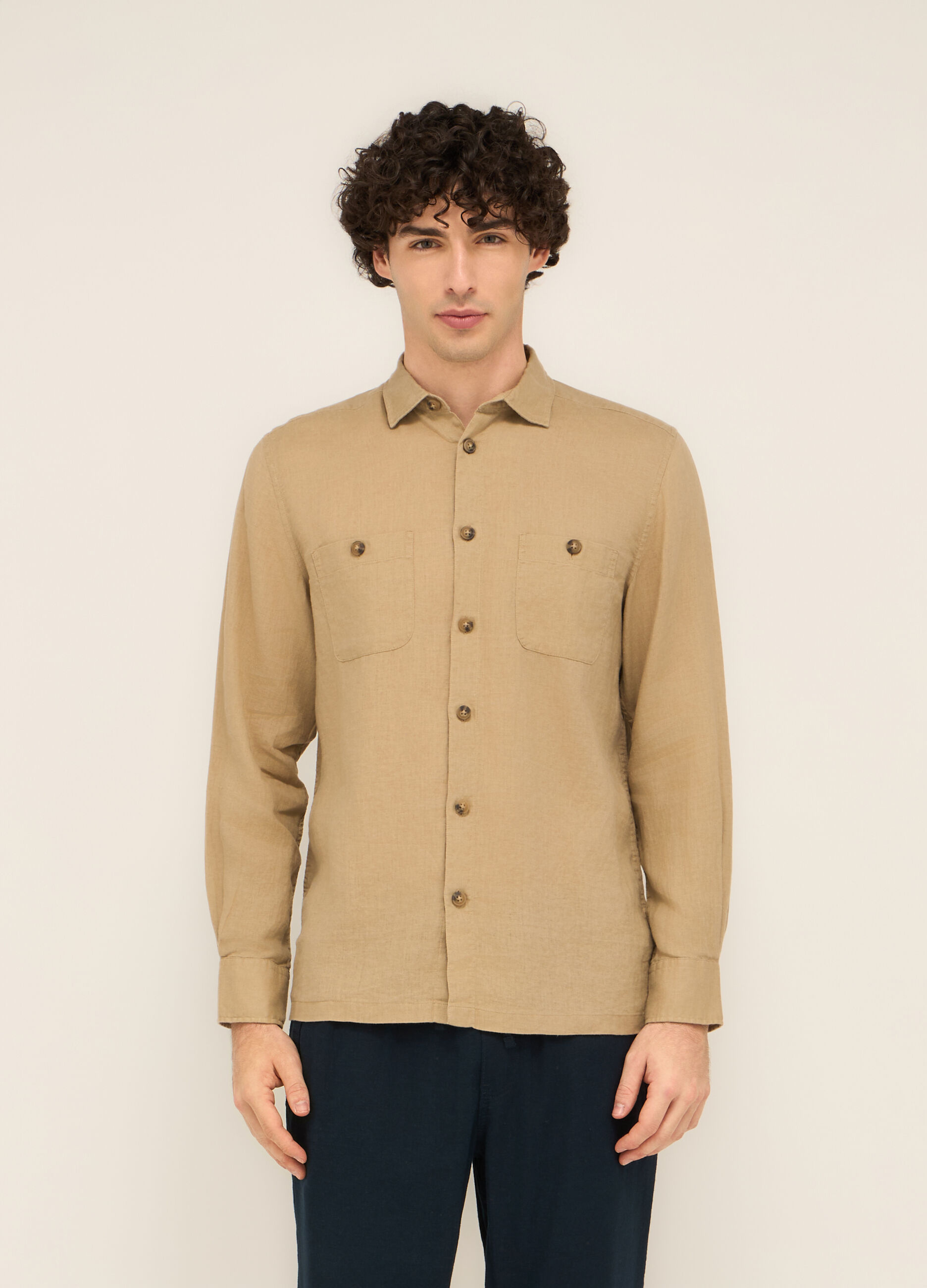 Camicia con taschini in puro lino uomo